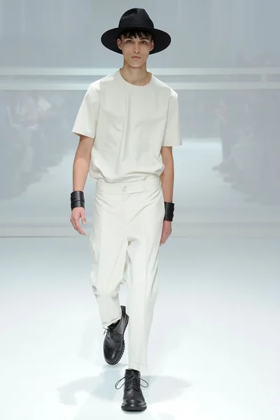 Look 4